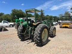 John Deere 1650 Tractor w/ Loader