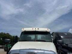 2011 Freightliner Cascadia T/A Daycab Truck
