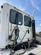 2011 Freightliner Cascadia T/A Daycab Truck