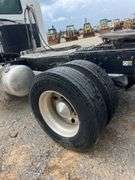 2010 Peterbilt 384 T/A Sleeper Truck *INOP