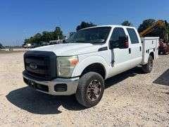 Ford F-350 XL 4x4 Crew Cab Service Truck