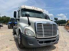 2011 Freightliner Cascadia T/A Daycab Truck