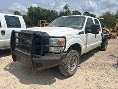 2011 Ford F-250 XL Crew Cab 4x4 Flatbed Pickup