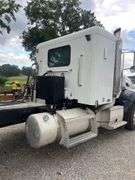 2010 Peterbilt 384 T/A Sleeper Truck *INOP