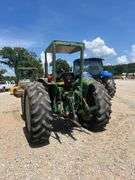John Deere 1650 Tractor w/ Loader