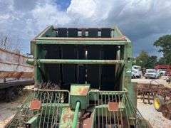 John Deere 510 Pull Type Round Hay Baler