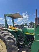 John Deere 1650 Tractor w/ Loader