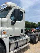 2011 Freightliner Cascadia T/A Daycab Truck