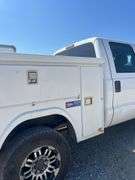 Ford F-350 XL 4x4 Crew Cab Service Truck
