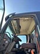 2015 Volvo S/A Daycab Truck