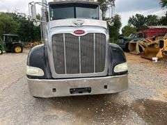 2010 Peterbilt 384 T/A Sleeper Truck *INOP