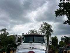 2010 Peterbilt 384 T/A Sleeper Truck *INOP