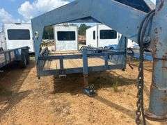 2009 82" X 20' T/A Gooseneck Trailer