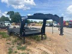 2013 C & M 7' x 22' T/A Gooseneck Trailer