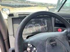 2011 Freightliner Cascadia T/A Daycab Truck