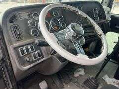 2010 Peterbilt 384 T/A Sleeper Truck *INOP