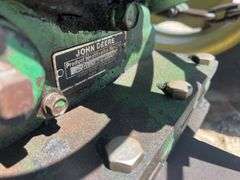 John Deere 1650 Tractor w/ Loader