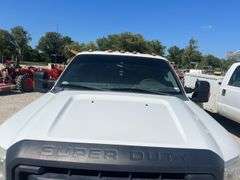 2013 Ford F-350 XL 4x4 Crew Cab Dually Flatbed Pickup