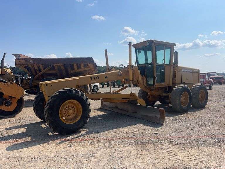 John Deere 770 Road Grader