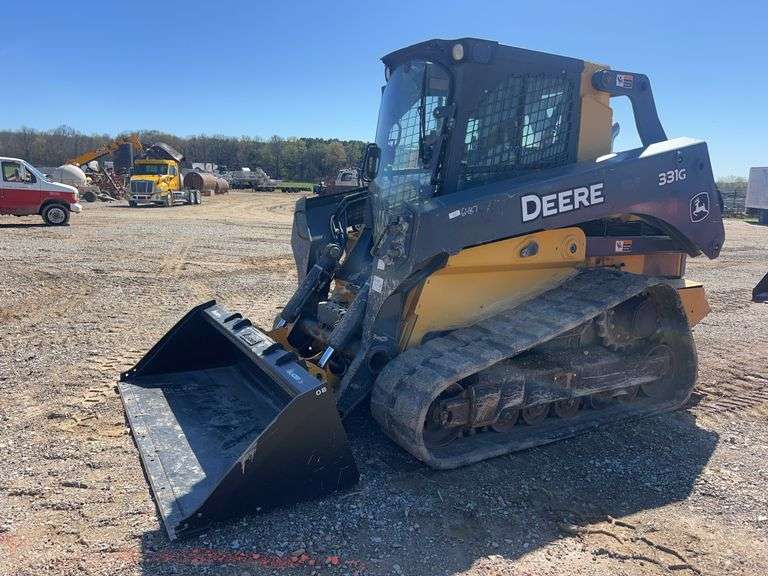 John Deere 331G Skid Steer