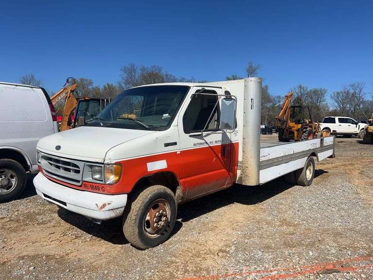 1998 Ford E-350 S/A Flatbed Truck