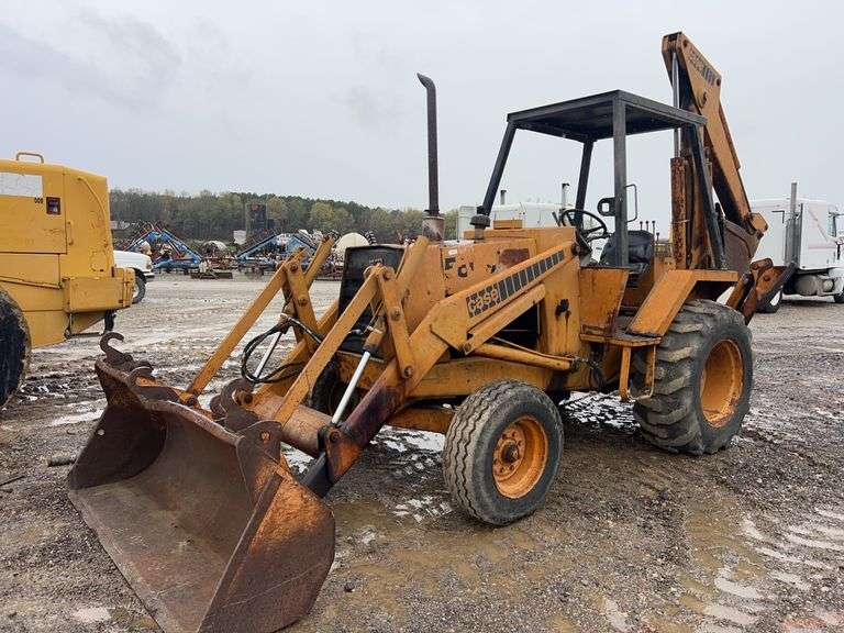 Case 580C Backhoe Loader