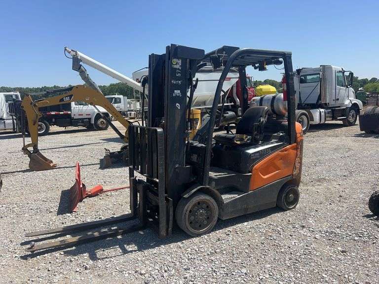 Doosan 5,000lb Propane Warehouse Lift