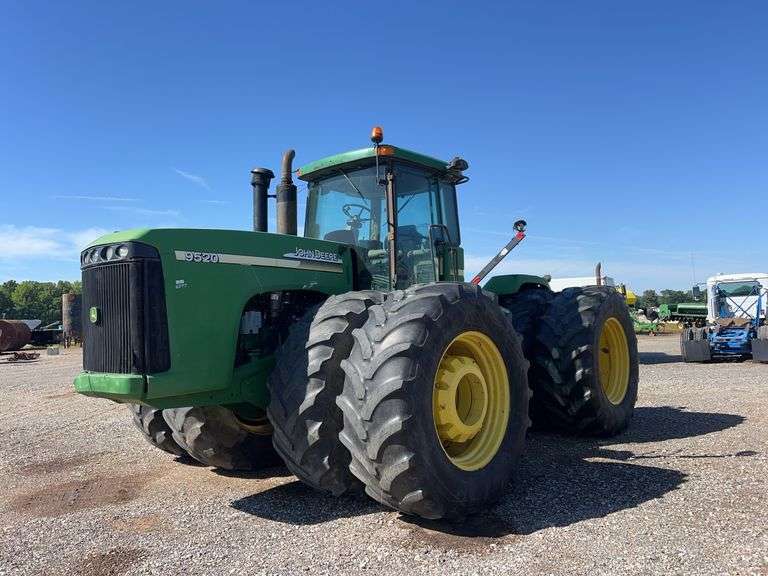 John Deere 9520 4x4 Cab Tractor