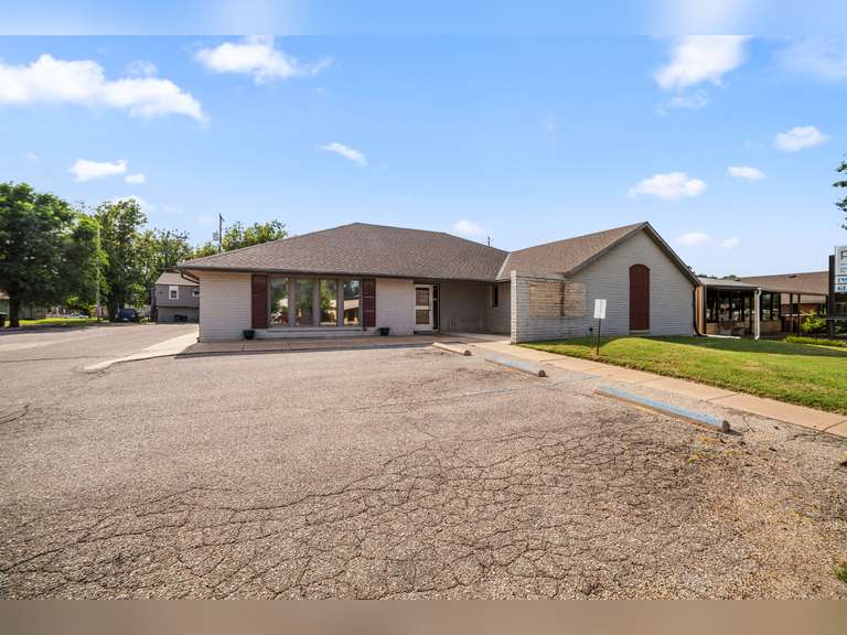 515 N. Summit St. Arkansas City, KS