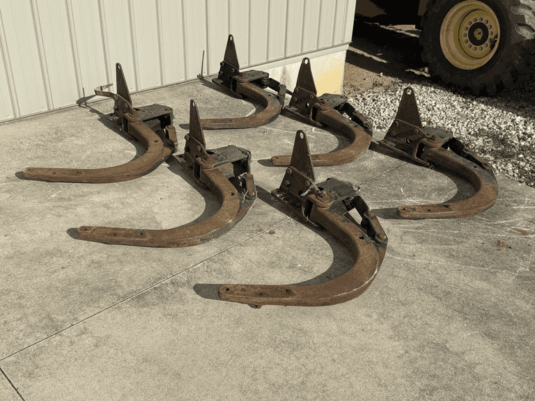 (6) John Deere Toggle Trip Plow Arms - TW3701