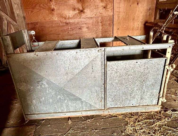 Swine Ringing Crate - TW