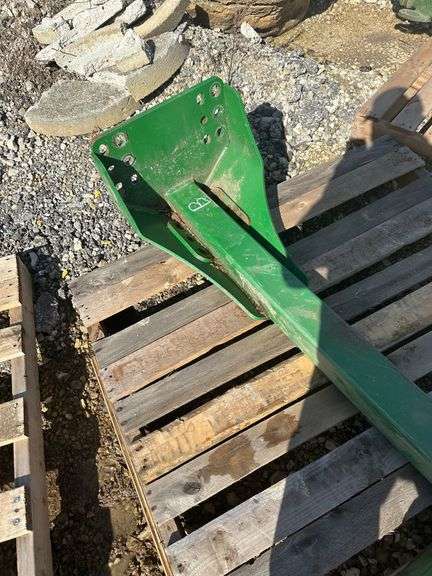 John Deere S-Series Combine Header Hitch - TW