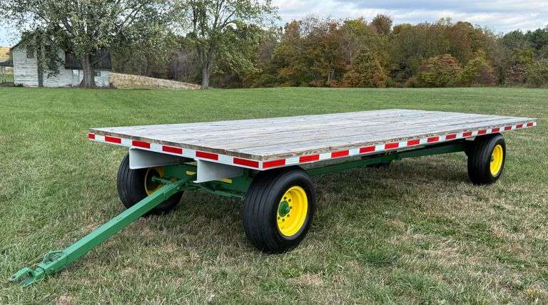 21' Flatbed Wagon w/John Deere Gear - KS2808