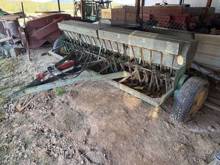 John Deere Model 18 End Wheel Drill - TW