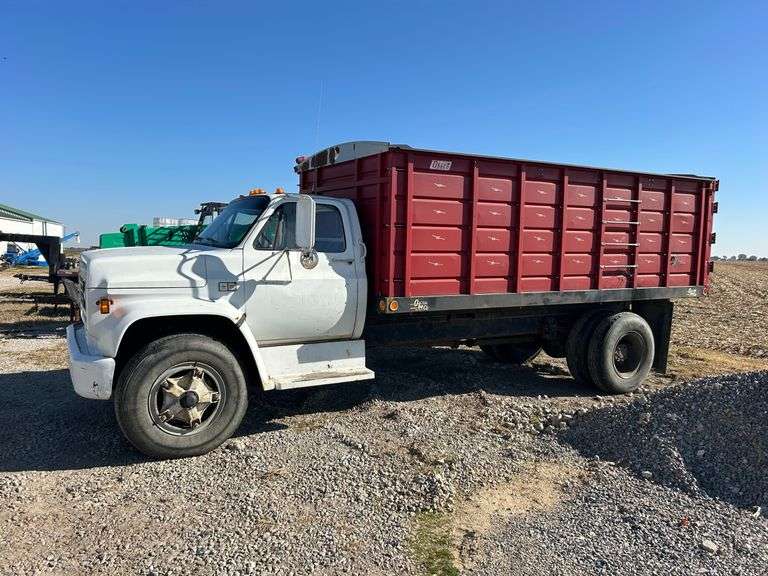 1987 Chevy C70 Grain Truck - TW