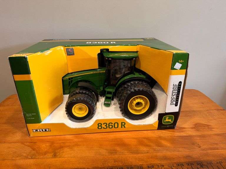 Ertl Prestige Collection John Deere 8360R Tractor
