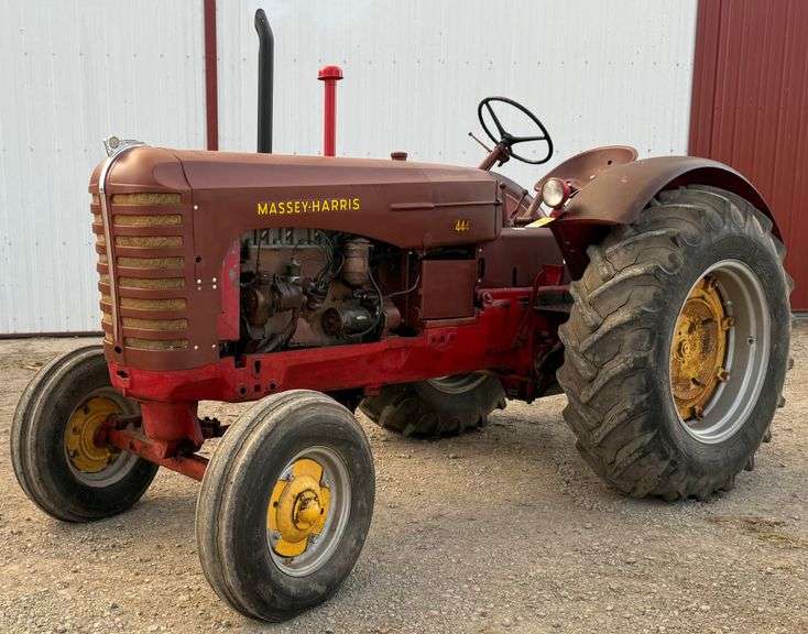 Massey Harris 444 Standard Tractor - KS2848