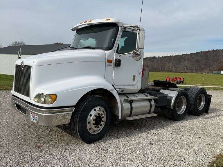 2006 International 9200i Semi Truck
