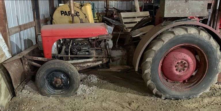 Ferguson TO 30 w/Trencher - KS2849