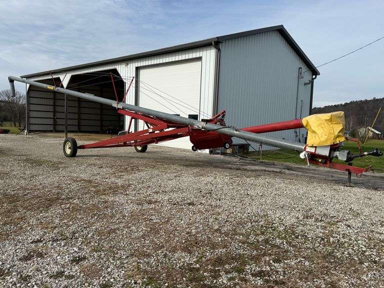 8'' x 62' Hutchinson/Mayrath Swing Away Auger