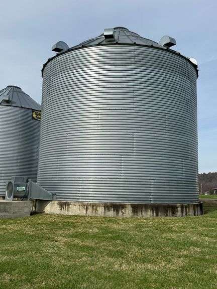 27' Golden Grain 7-Ring Grain Bin