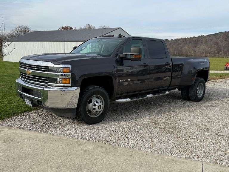 2016 Chevy 3500 4x4 Diesel 4-Door Pickup Truck