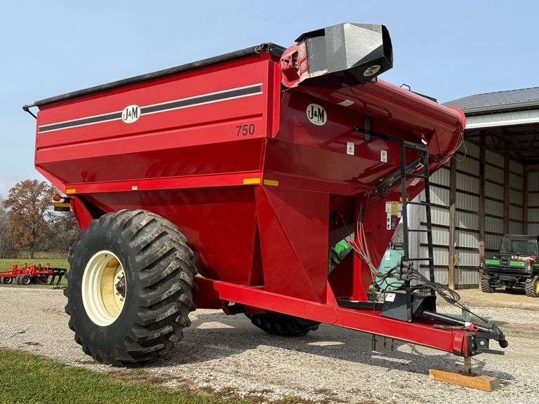 J&M 750 Grain Cart