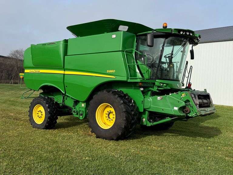 John Deere S660 Combine 4x4