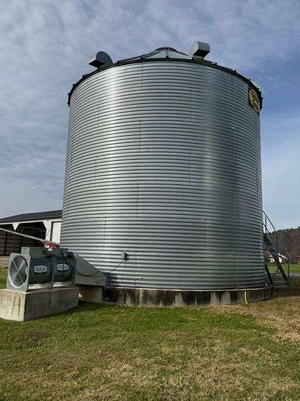 24' Golden Grain 7-Ring Grain Bin