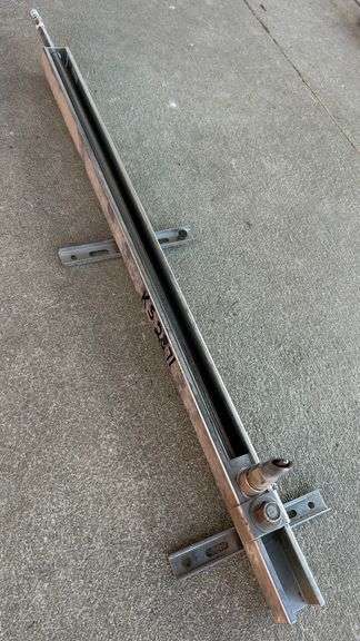 (1) Adjustable Stainless Steel Livestock Waterer