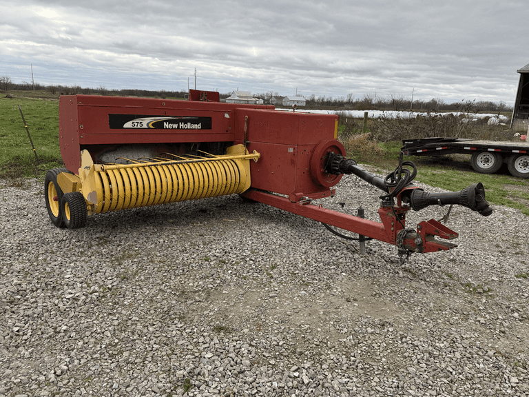 New Holland 575 Square Baler - TW