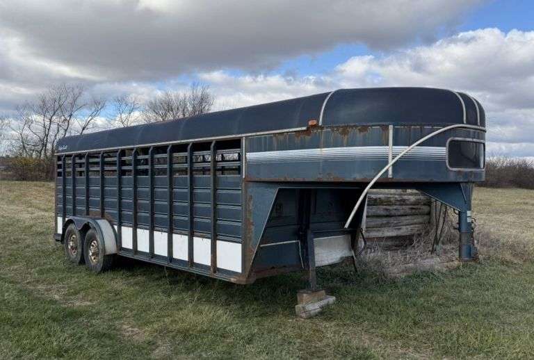 20' Kiefer Gooseneck Livestock Trailer - TW