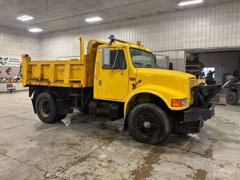 1992 International 4900 Dump Truck - WF5743
