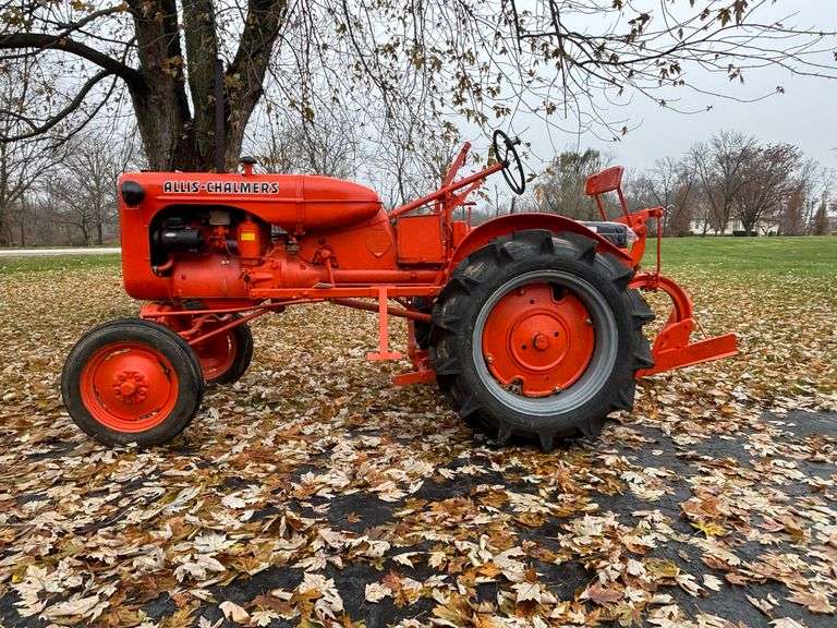 1940 Allis Chalmers B w/ 1 Bottom Plow - WF5754